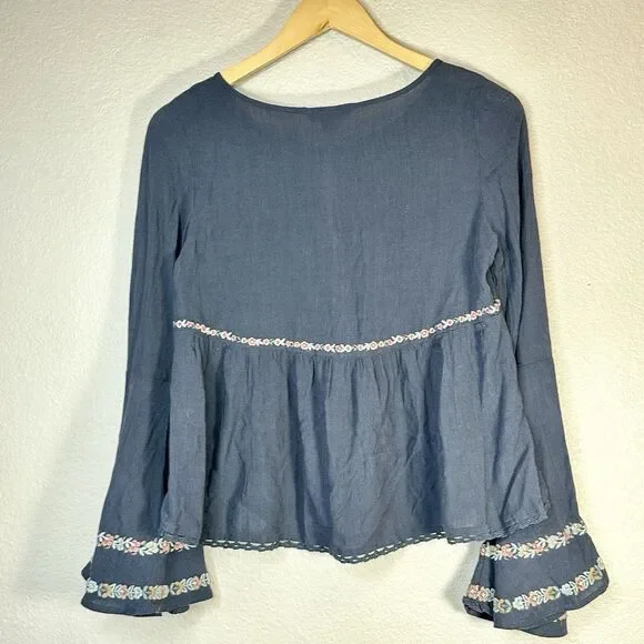 American Eagle XS Navy Embroidered Peasant Top Boho Bell Floral Bell Sleeve - Picture 2 of 6